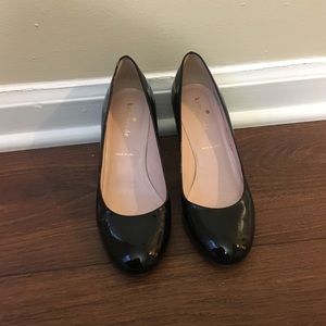 Size 6 Kate Spade Pumps👠👠👠 with gold accent!!